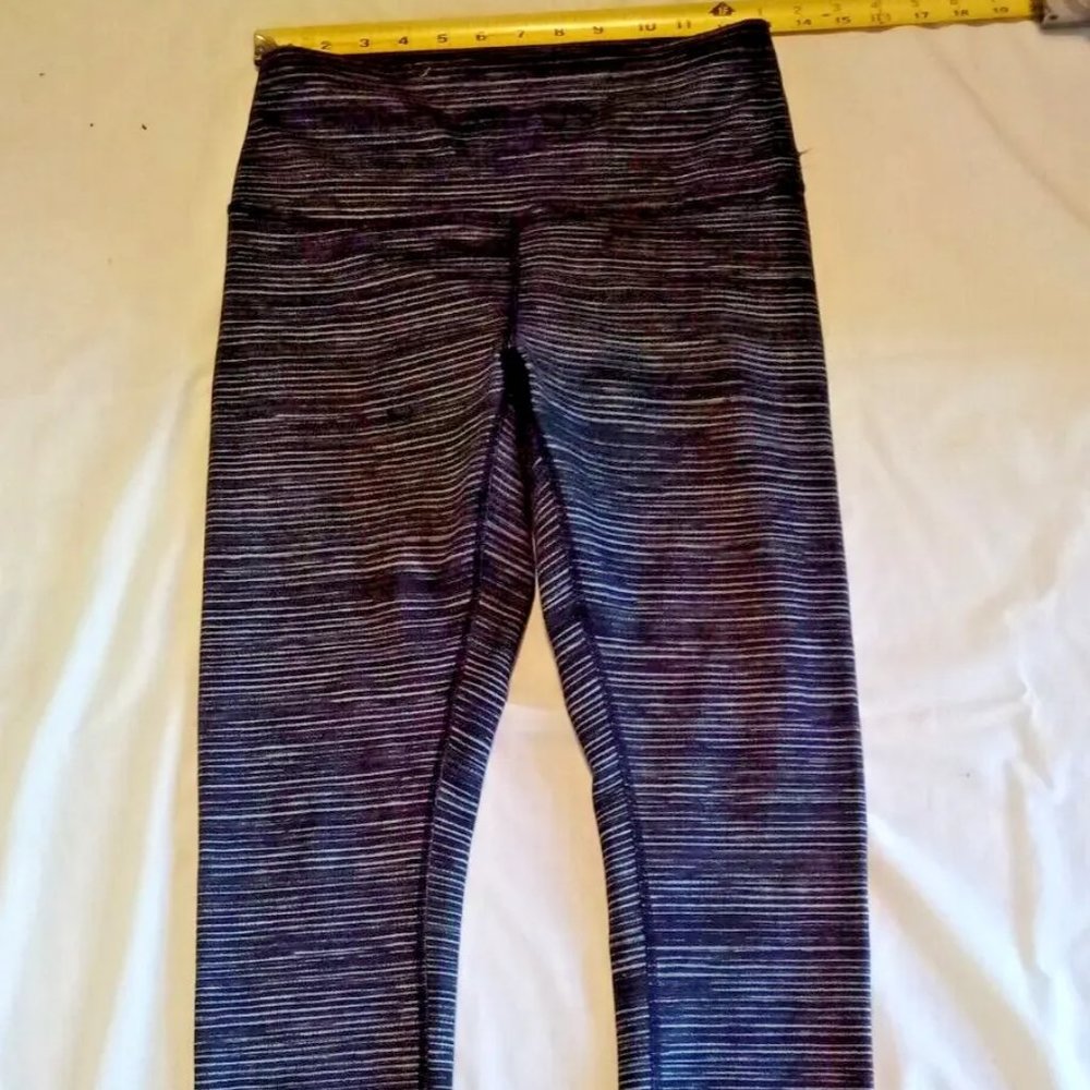 LuLuLEMON Gym Leggings Cropped Graphic Grey/Black Yoga XXXS Size 2